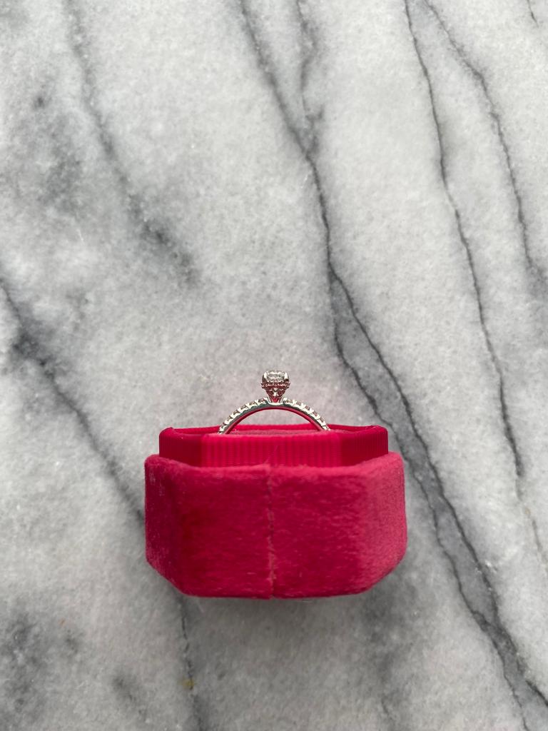 Anillo-Compromiso-Solitario-Hidden-Halo-1