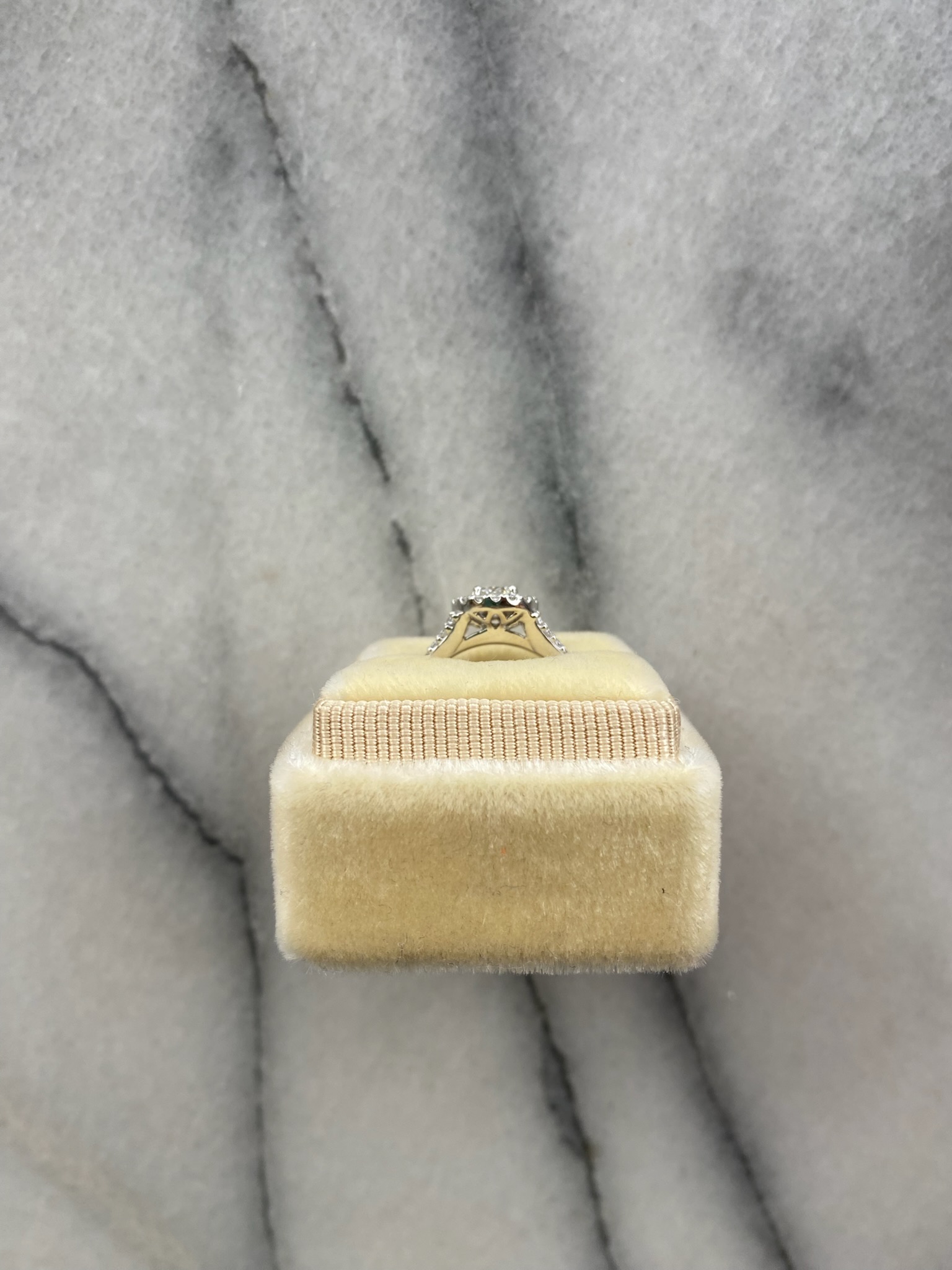 Solitario halo banda doble 0.81ct (4)